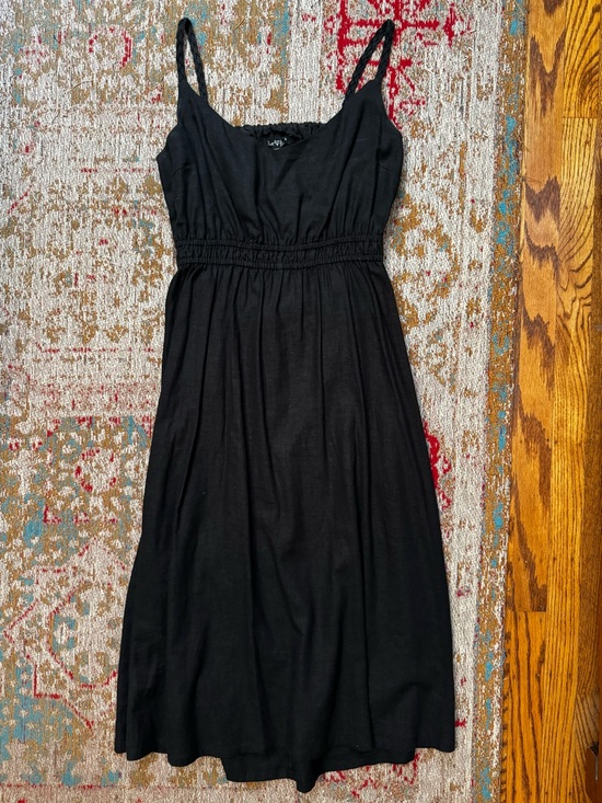 Velvet Heart Dresses & Skirts - Linen blend black midi dress with back cutout size M